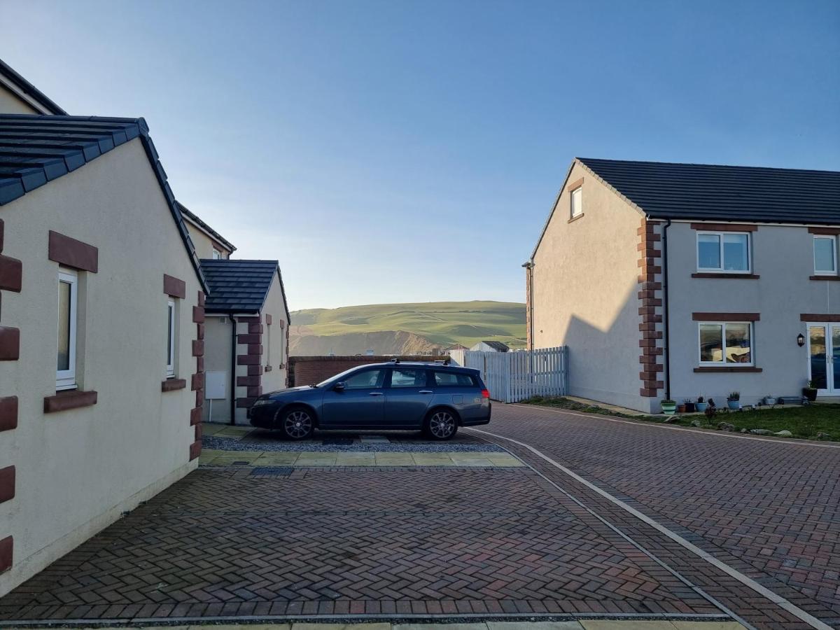 Impeccable Beachfront 2-Bed Cottage In St Bees Kültér fotó