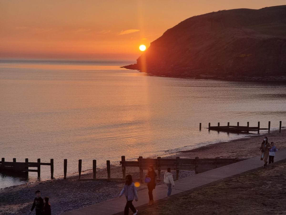 Impeccable Beachfront 2-Bed Cottage In St Bees Kültér fotó